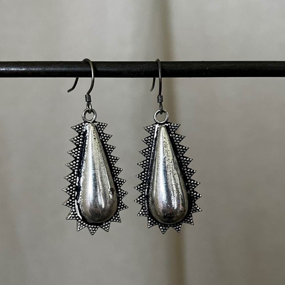 Vintage Southwestern Textured Drop Statement Earrings Silver Tone‎ 2"
